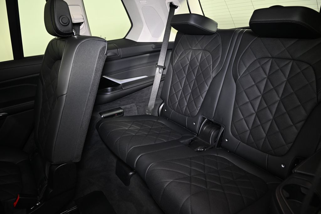 Thumbnail: 2024 BMW X7 - 26