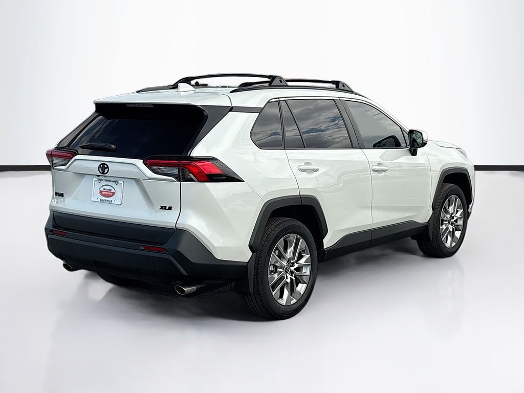 Certified Used 2025 Beige Toyota XLE Premium image 5