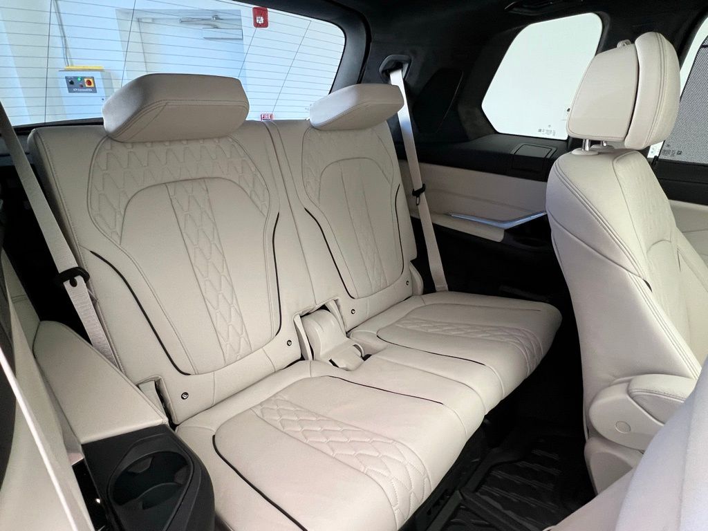 Thumbnail: 2024 BMW X7 - 9