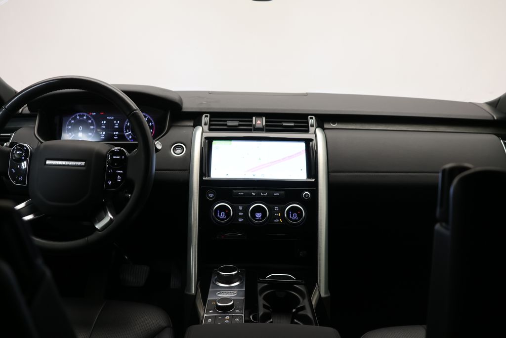 Thumbnail: 2020 Land Rover Discovery - 14