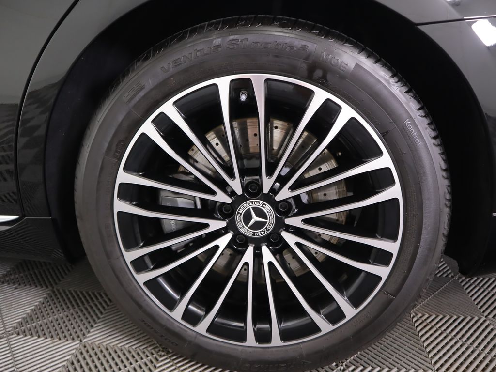 Thumbnail: 2024 Mercedes-Benz S-Class - 32