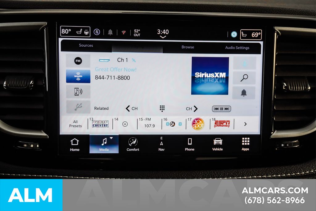Used 2024 Black Chrysler Select image 37