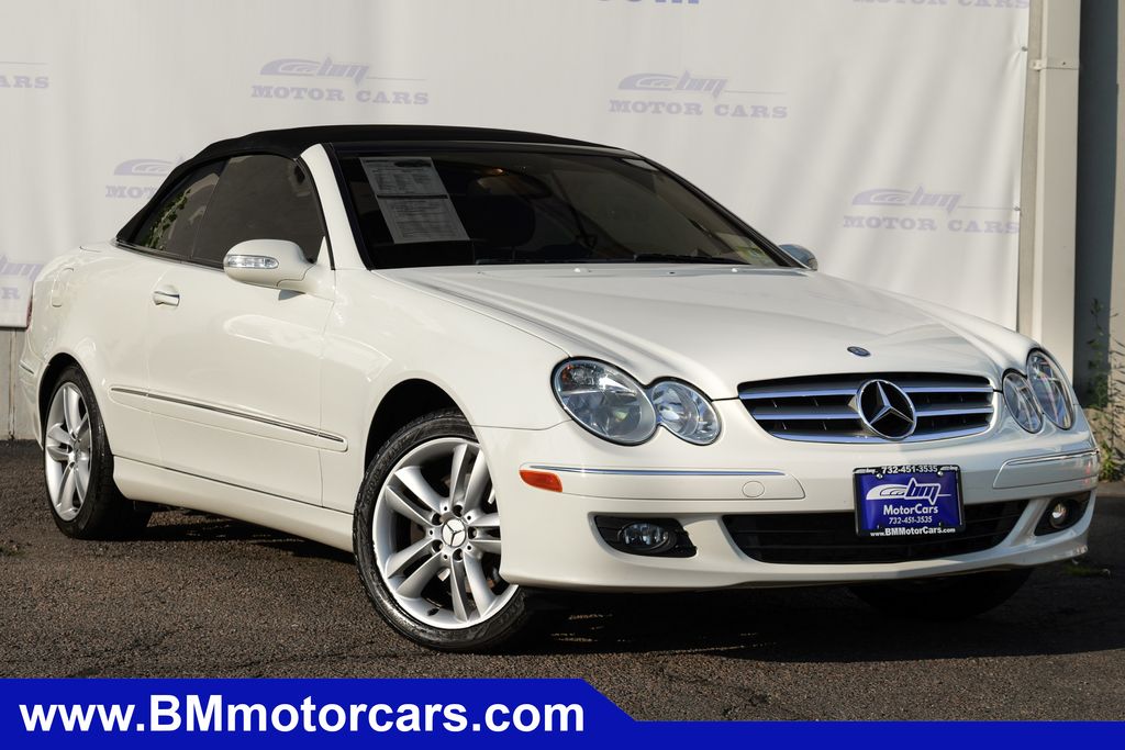 White 2007 Mercedes-Benz CLK Convertible Rear-Wheel Drive 7-Speed Automatic Overdrive
