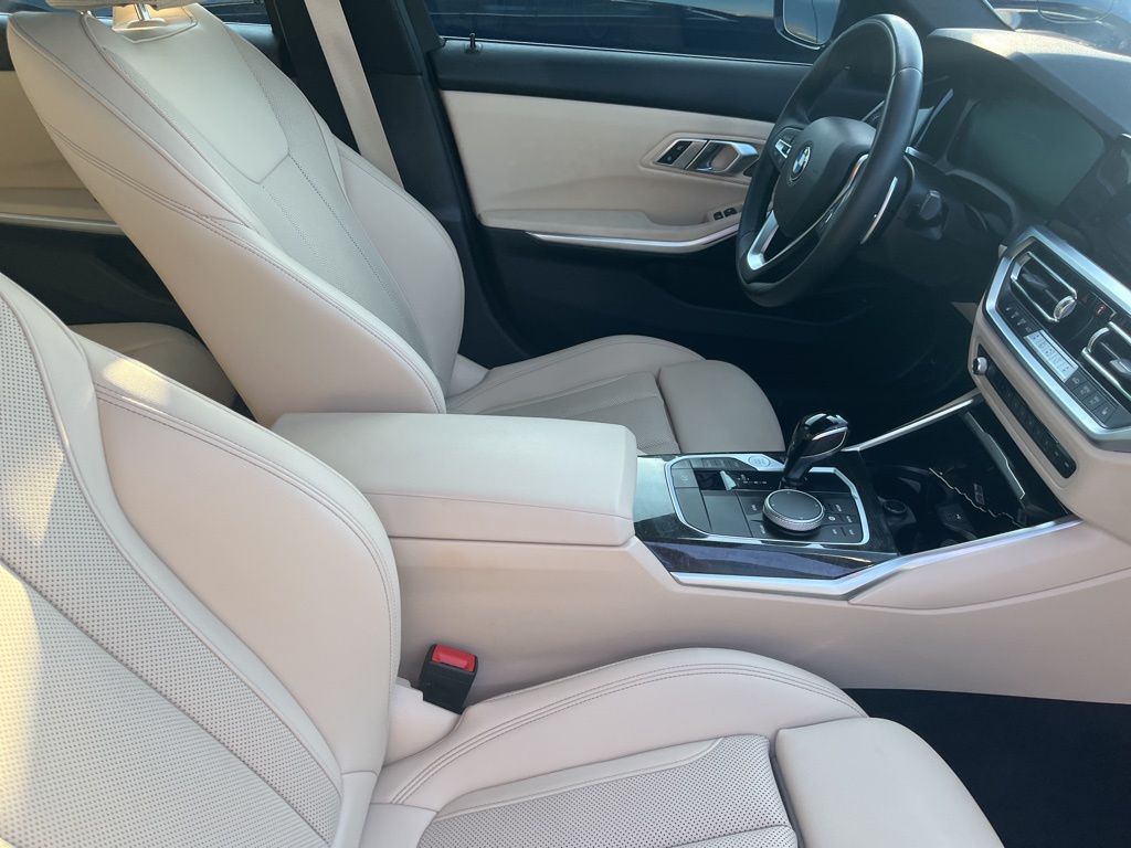 Thumbnail: 2022 BMW 3 Series - 4