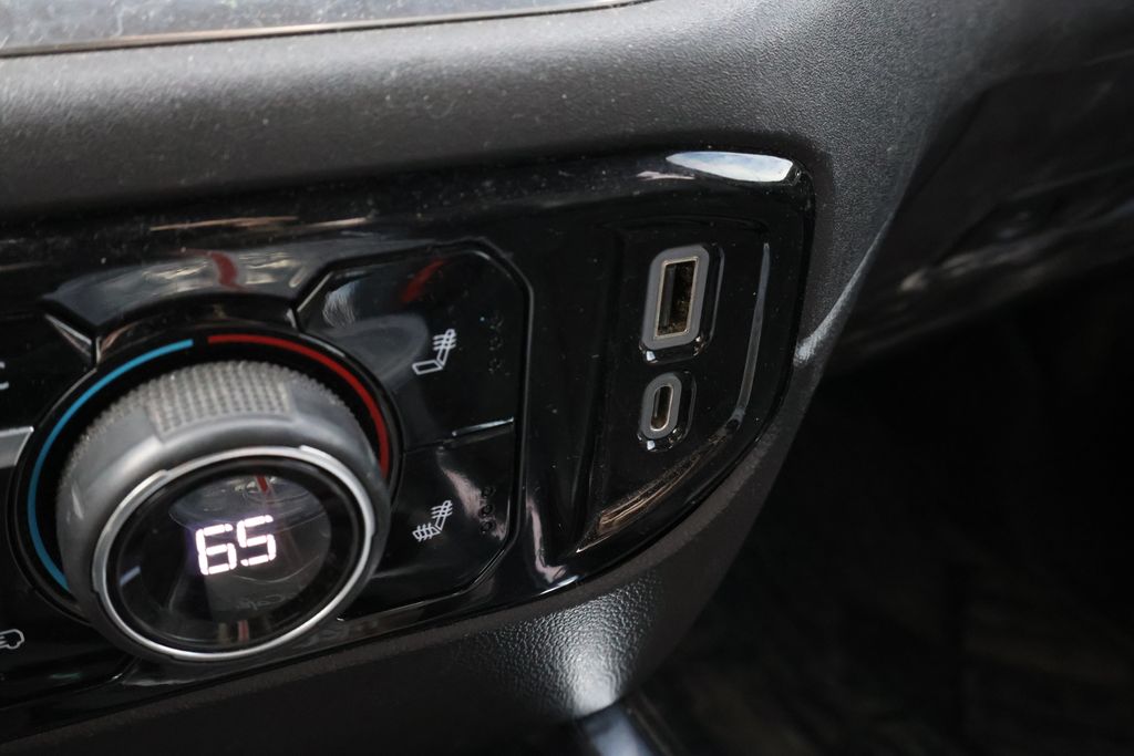 Thumbnail: 2022 Chevrolet Silverado 1500 - 26