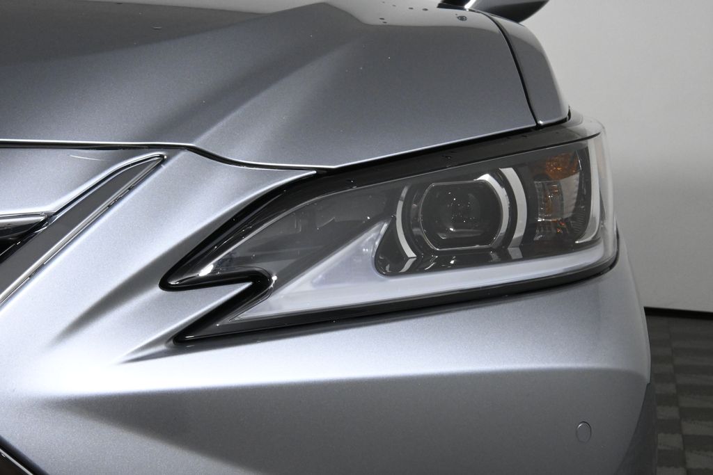 Thumbnail: 2025 Lexus ES - 11