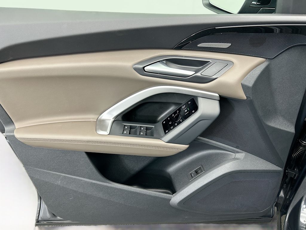 Thumbnail: 2025 Audi Q5 - 24