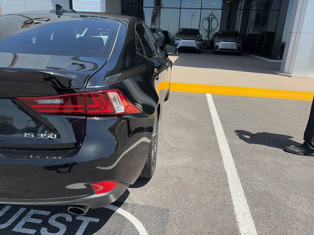 Thumbnail: 2016 Lexus IS - 7