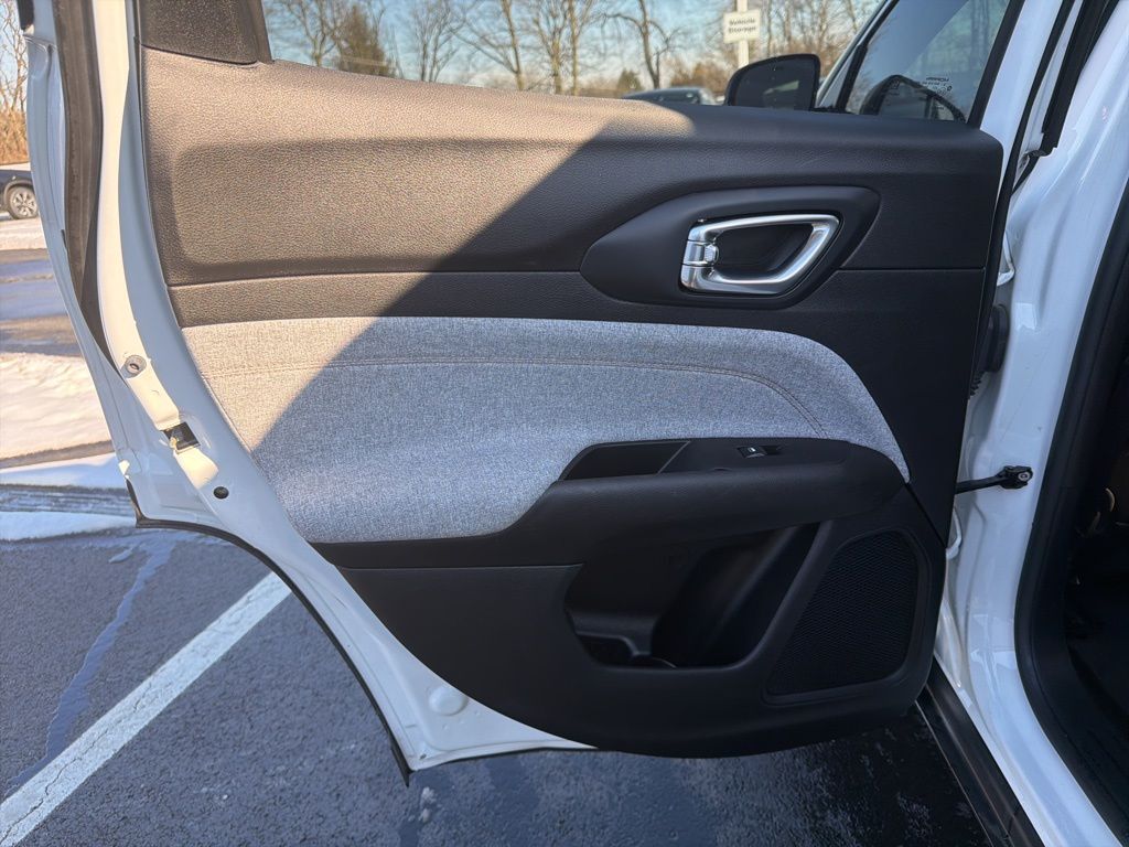 Thumbnail: 2022 Jeep Compass - 20