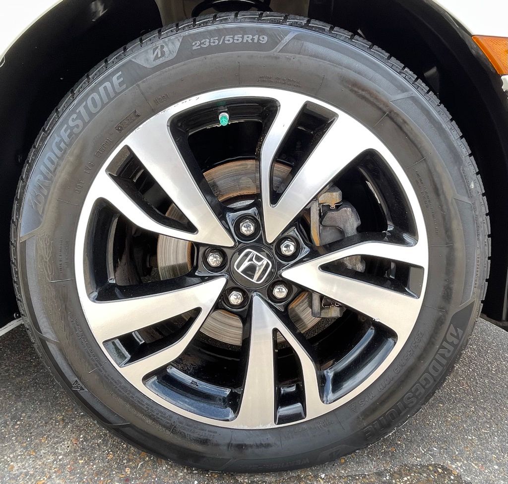 2018 Honda Odyssey Elite White at Community Honda