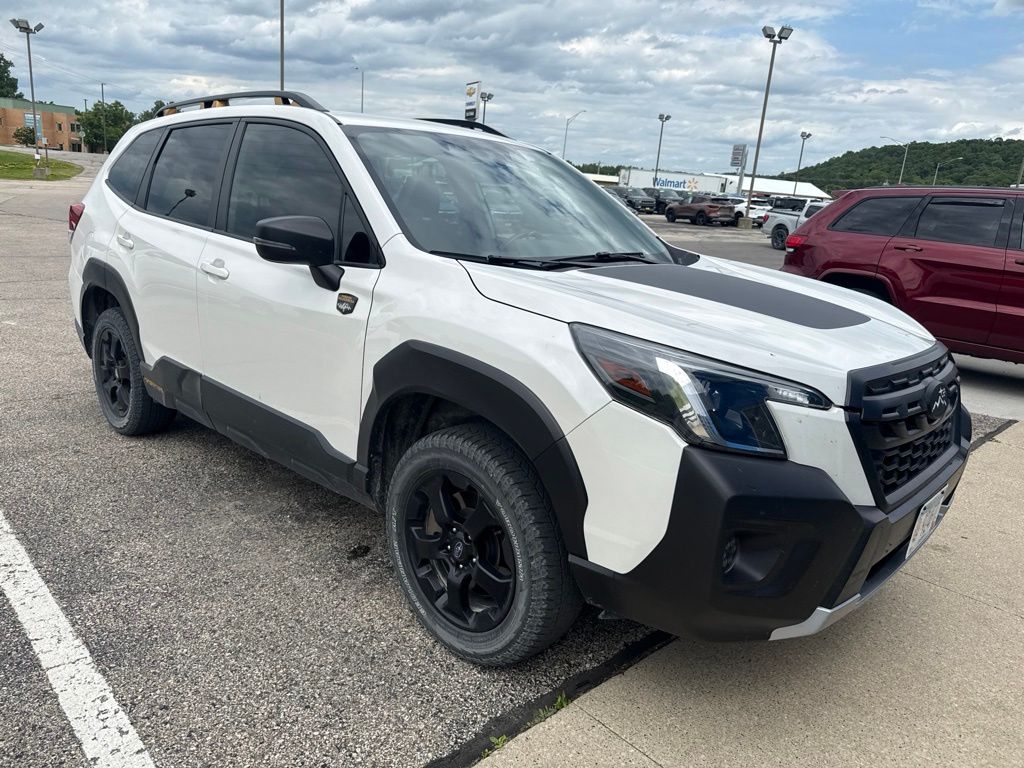 Crystal White Pearl 2022 Subaru Forester SUV / Crossover All-Wheel Drive Continuously Variable Transmission