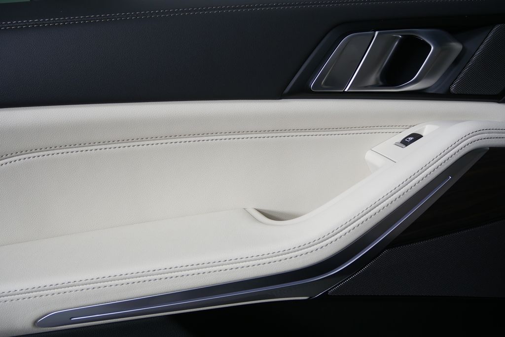 Thumbnail: 2026 BMW X5 - 14