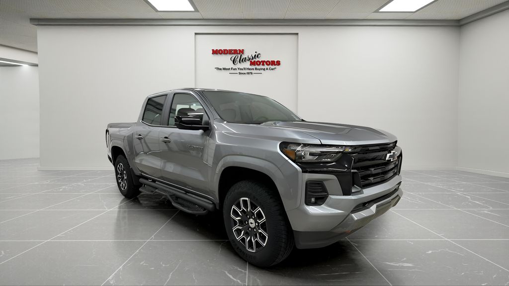 Sterling Gray Metallic 2026 Chevrolet Colorado Pickup Truck Four-Wheel Drive 8-Speed Automatic