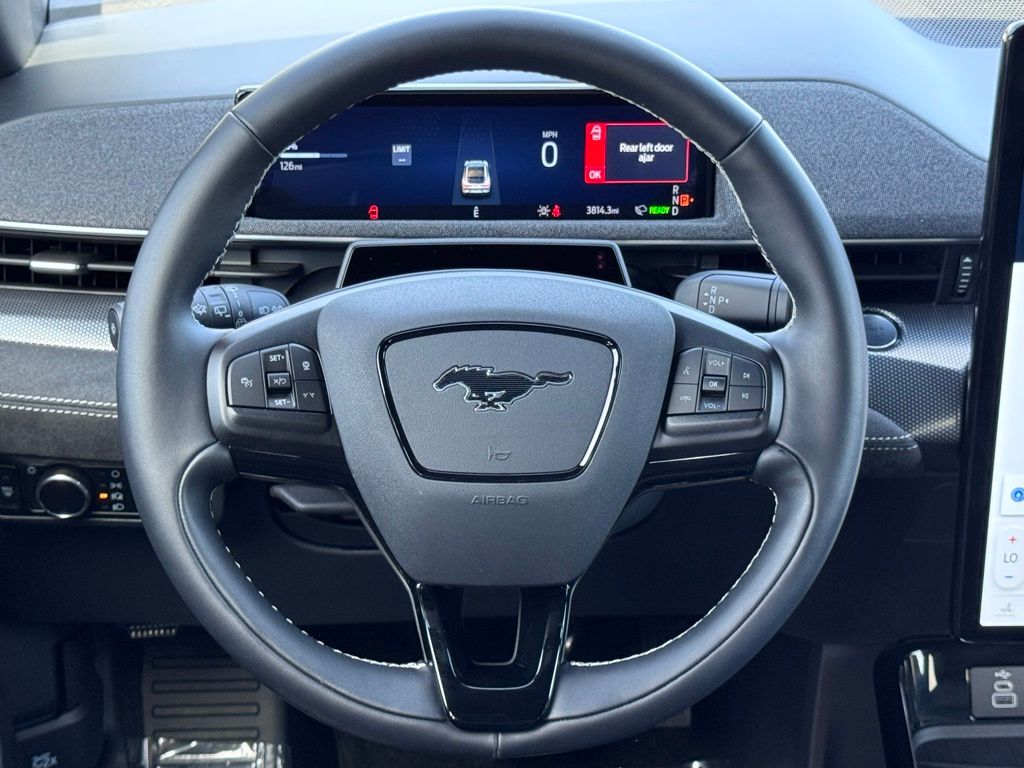 FordMustang Mach-E7