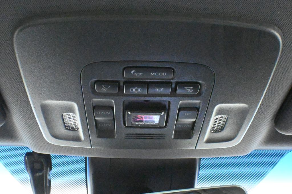 2019 Toyota Avalon Limited 22