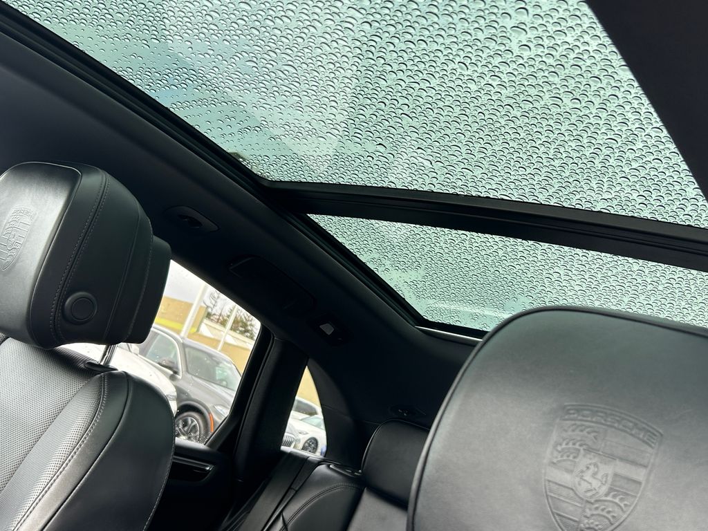 Thumbnail: 2023 Porsche Macan - 16