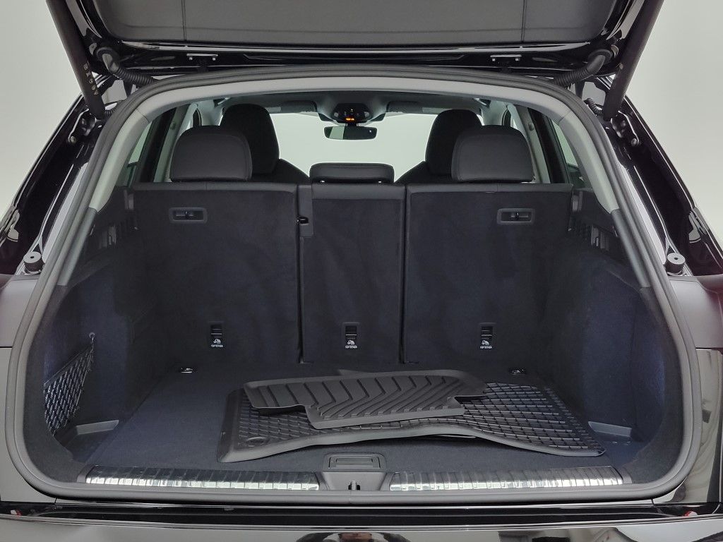 Thumbnail: 2025 Audi Q5 - 10