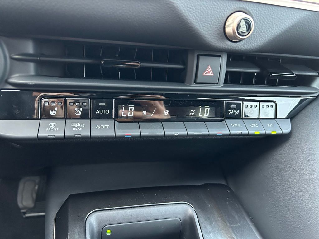 Thumbnail: 2025 Toyota Crown Signia - 28