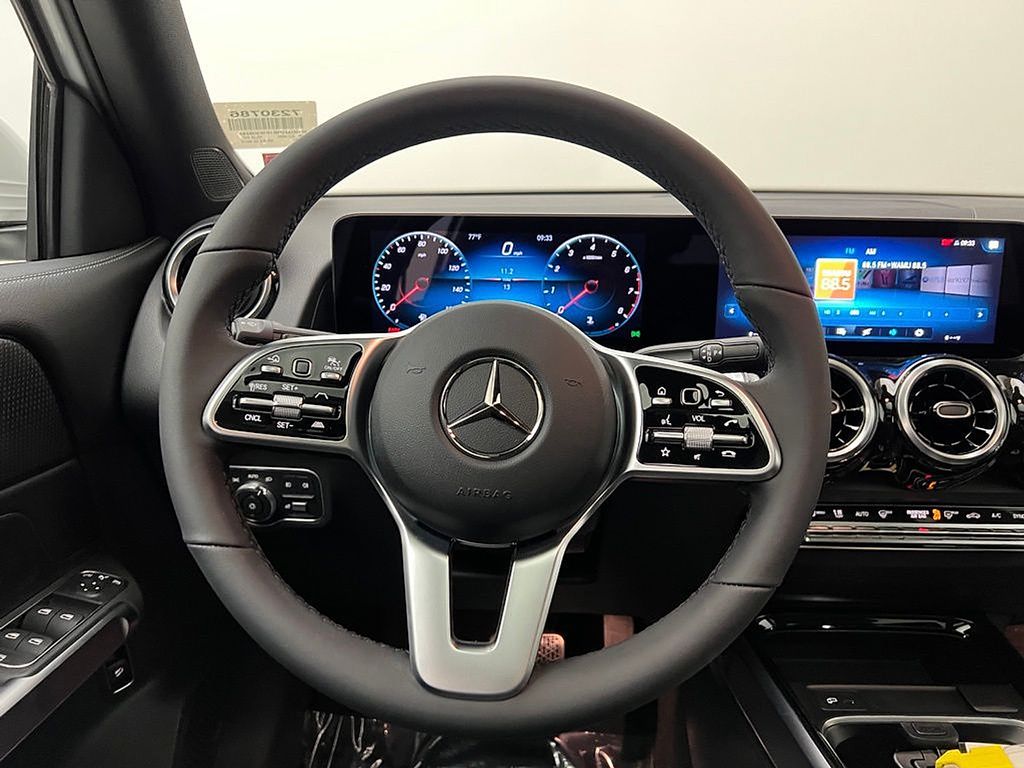 2023 Mercedes-Benz GLB 250 7