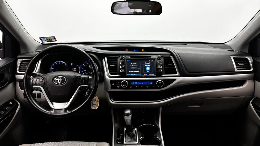 Thumbnail: 2018 Toyota Highlander - 27