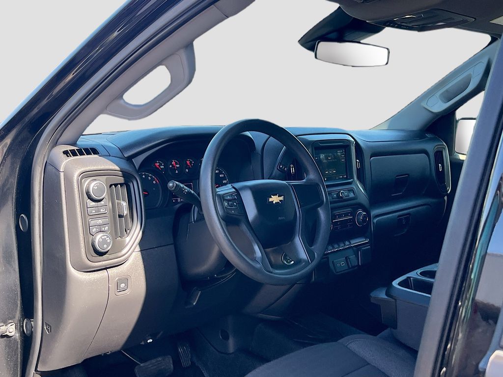 Used 2025 Black Chevrolet Custom image 9