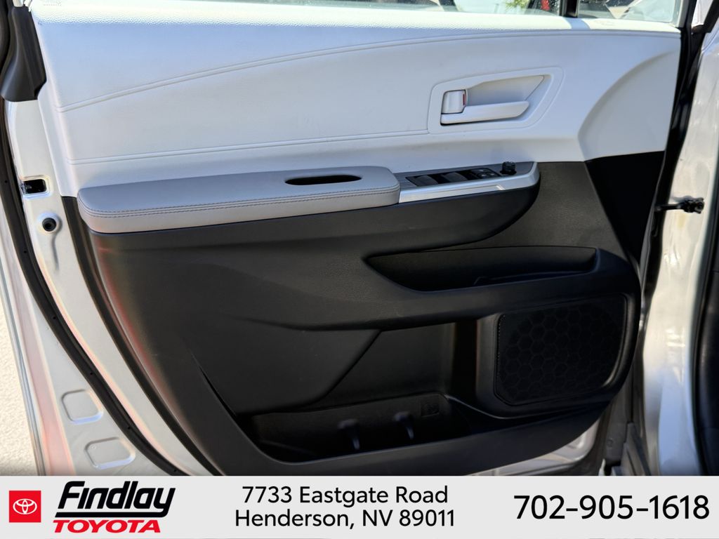 Used 2025 Toyota Sienna Van