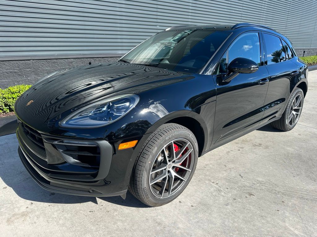 Thumbnail: 2026 Porsche Macan - 7