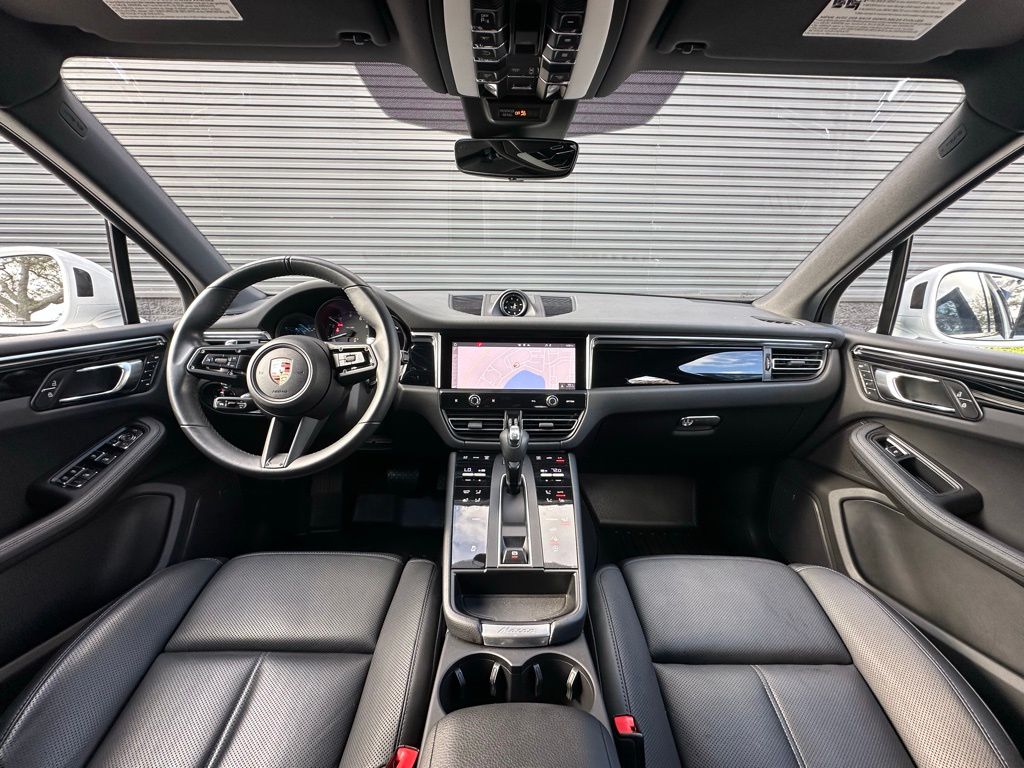 Thumbnail: 2023 Porsche Macan - 6