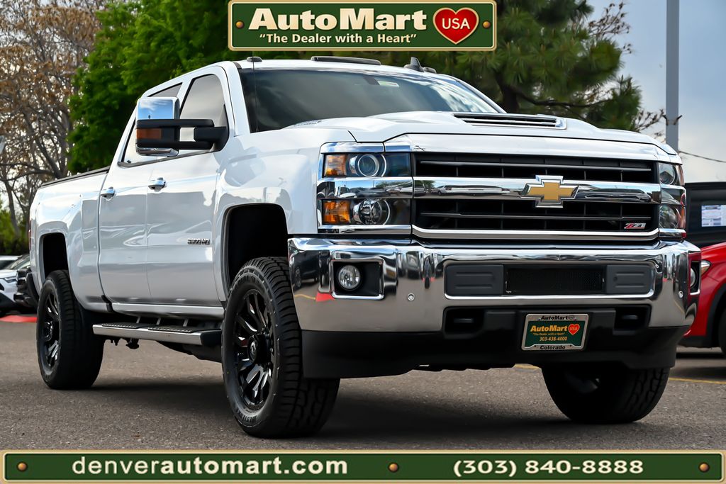 Summit White 2018 Chevrolet Silverado 3500HD Pickup Truck Four-Wheel Drive 6-Speed Automatic