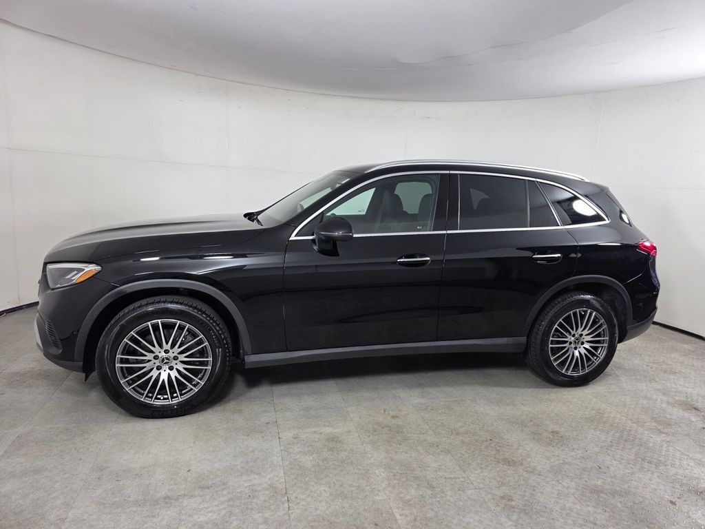 Certified Used 2025 Black Mercedes-Benz GLC 300 image 7
