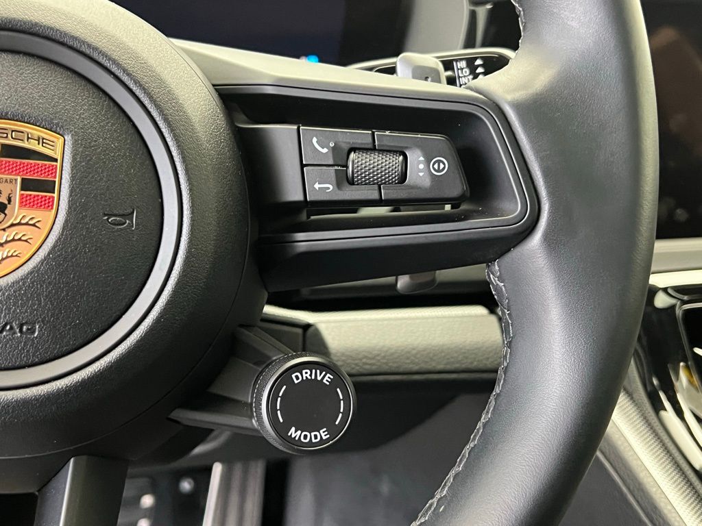 Thumbnail: 2024 Porsche Panamera - 9