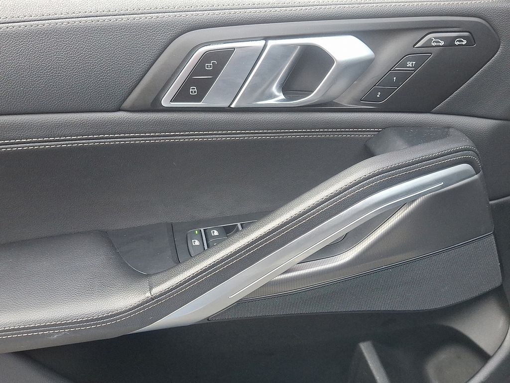 Thumbnail: 2022 BMW X6 - 12