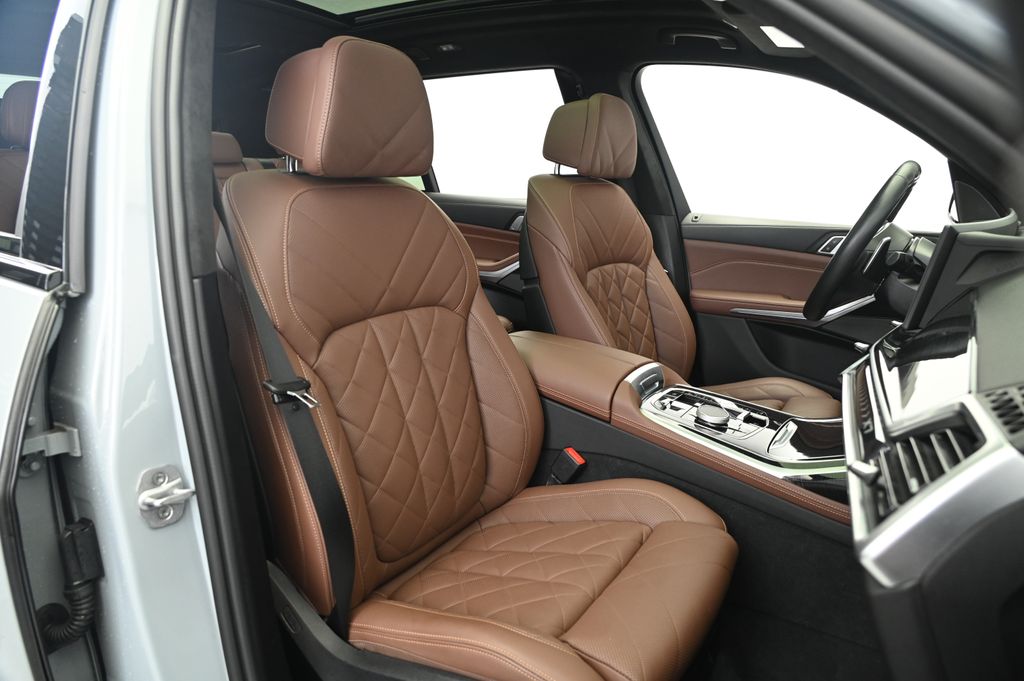 2023 BMW X7 xDrive40i 30