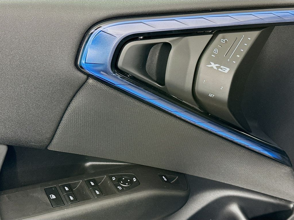 Thumbnail: 2025 BMW X3 - 17