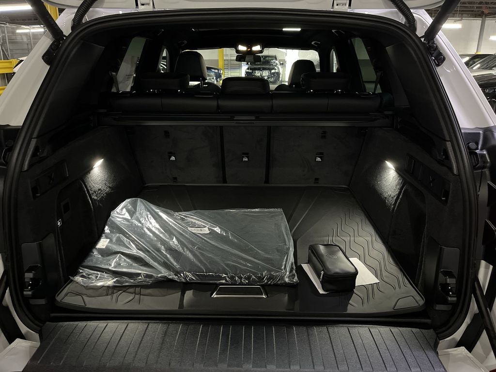 Thumbnail: 2026 BMW X5 - 24