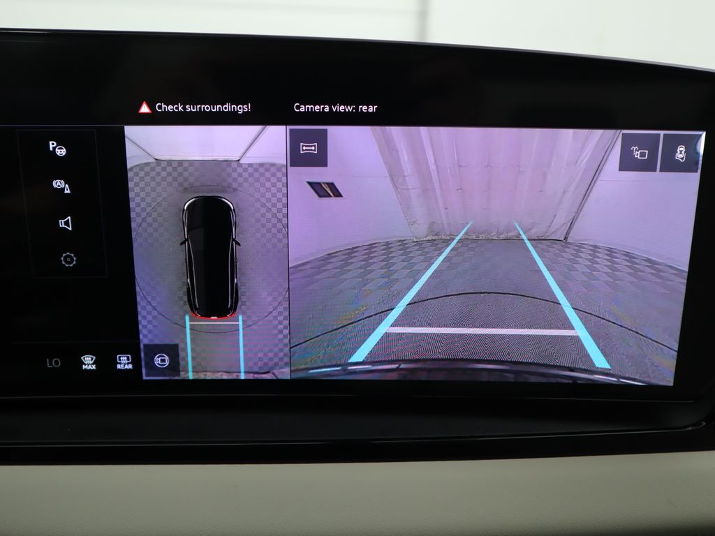 Thumbnail: 2025 Audi Q6 e-tron - 17
