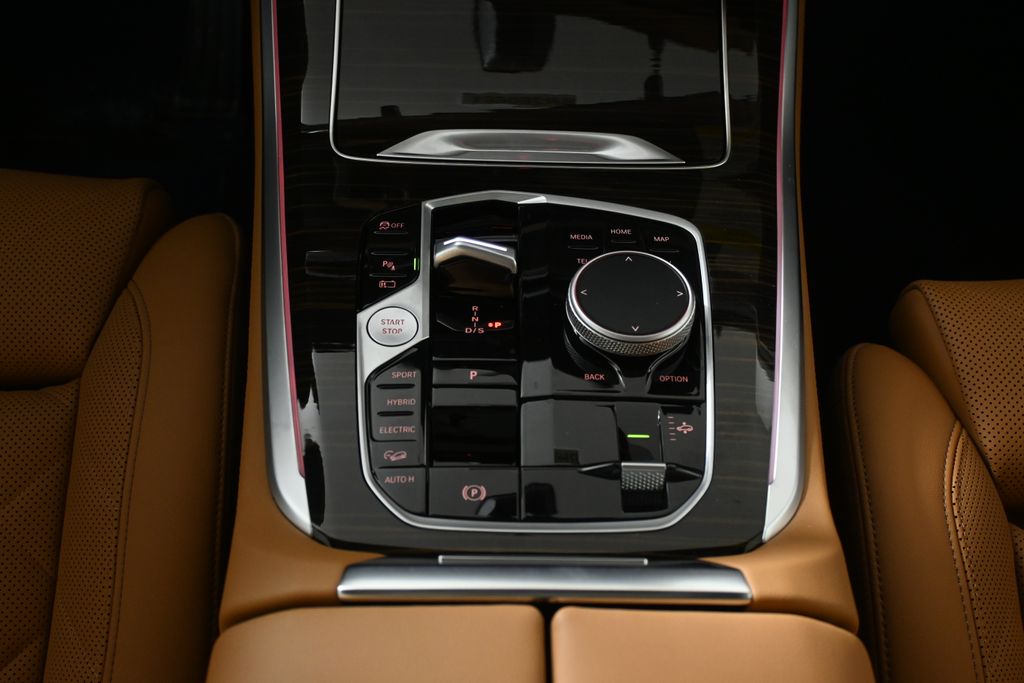 Thumbnail: 2026 BMW X5 - 23