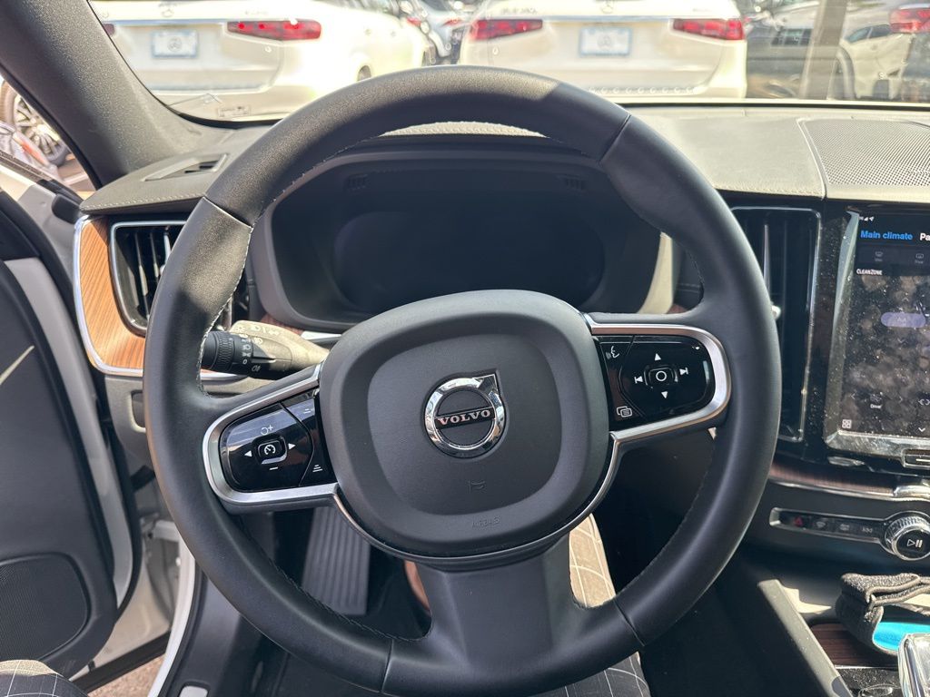 2024 Volvo XC60 Recharge Core 6
