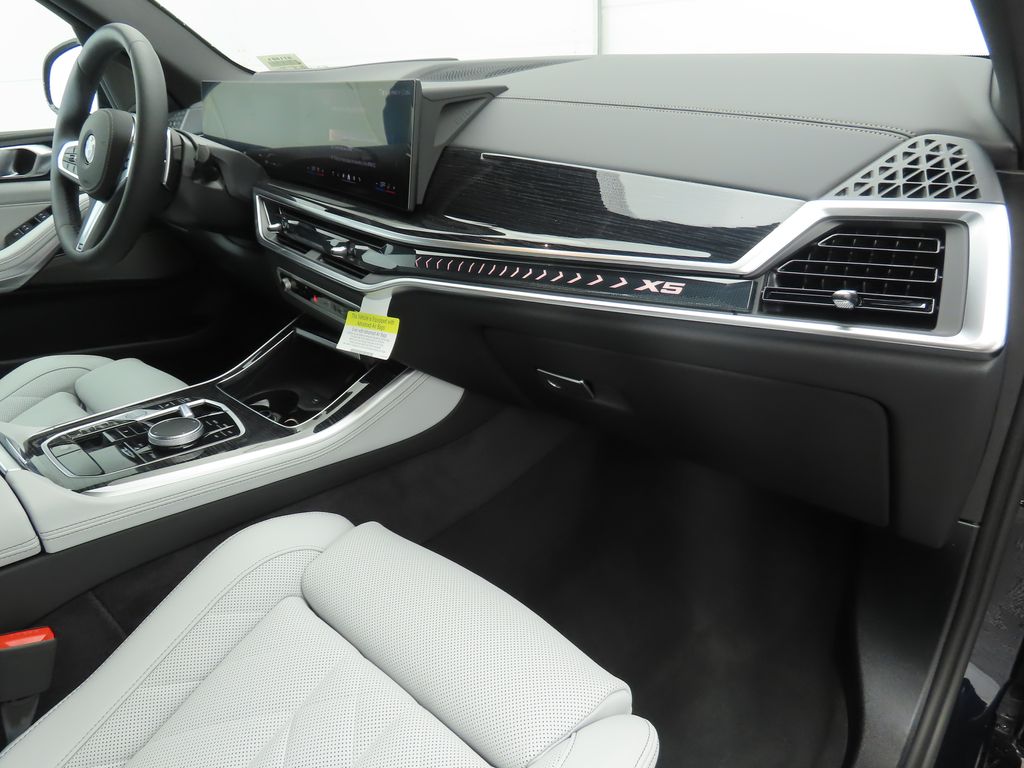 Thumbnail: 2026 BMW X5 - 17