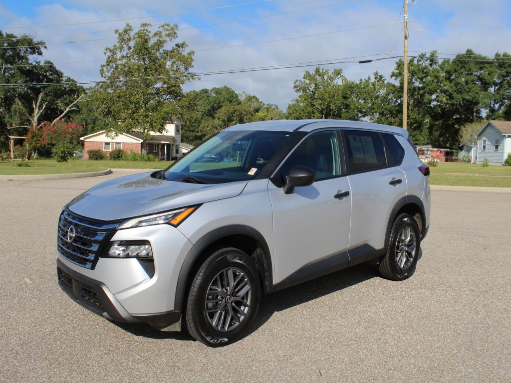 Brilliant Silver Metallic 2024 Nissan Rogue SUV / Crossover Front-Wheel Drive Continuously Variable Transmission