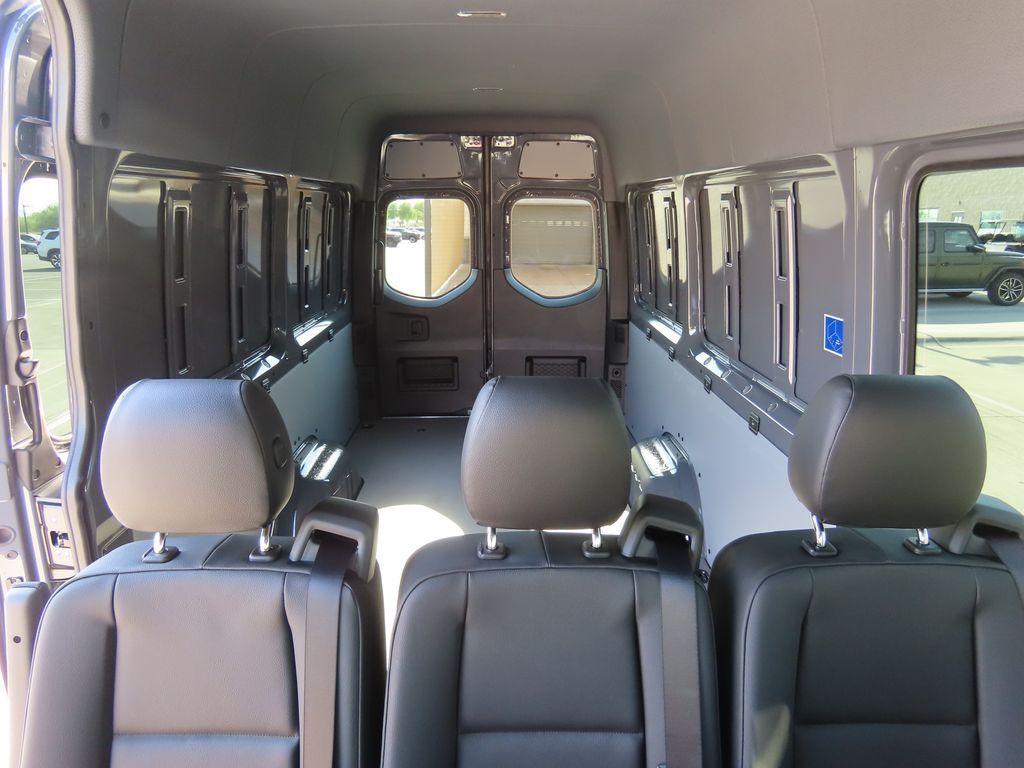 Thumbnail: 2025 Mercedes-Benz Sprinter - 29