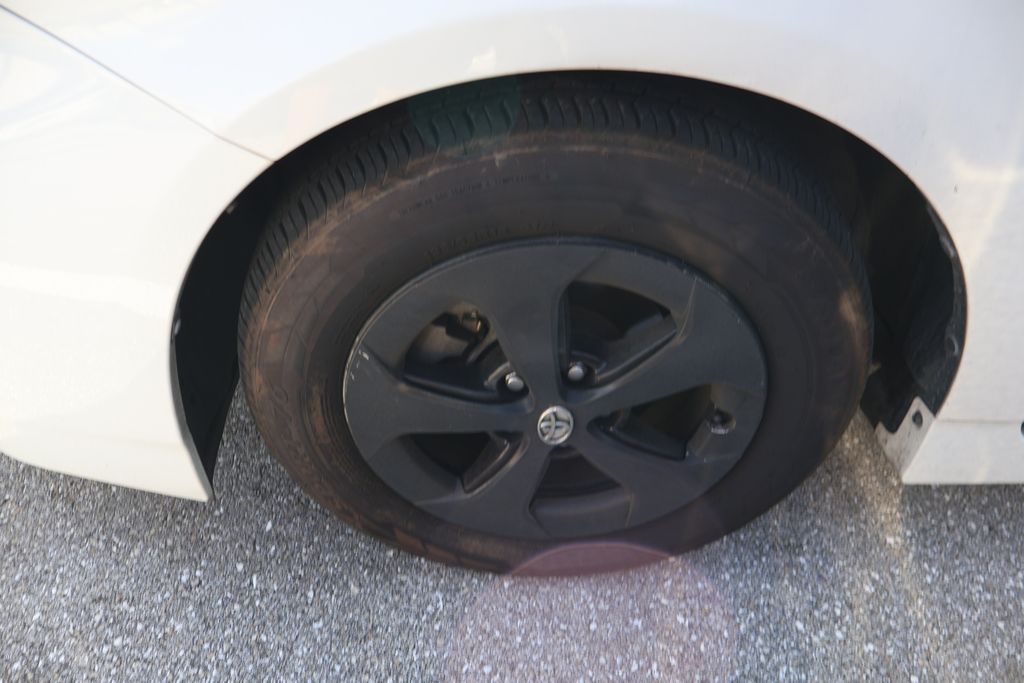 Thumbnail: 2014 Toyota Prius - 4