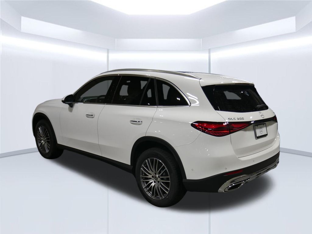 Thumbnail: 2026 Mercedes-Benz GLC - 3
