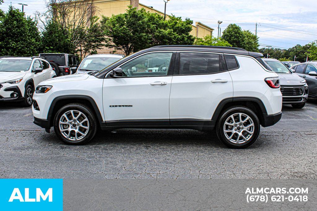 Used 2025 White Jeep Limited image 6