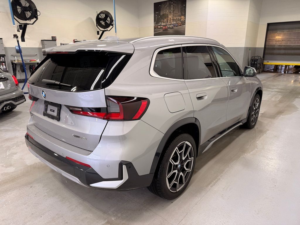 Thumbnail: 2025 BMW X1 - 6