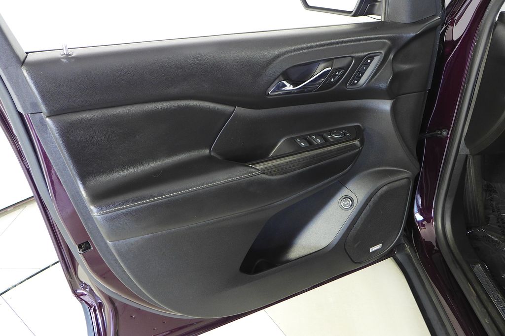 Thumbnail: 2017 GMC Acadia - 11