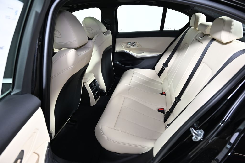 Thumbnail: 2026 BMW 3 Series - 24