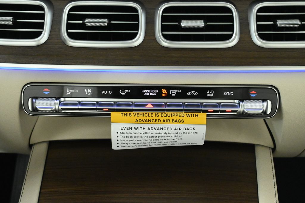 Thumbnail: 2026 Mercedes-Benz GLE - 18