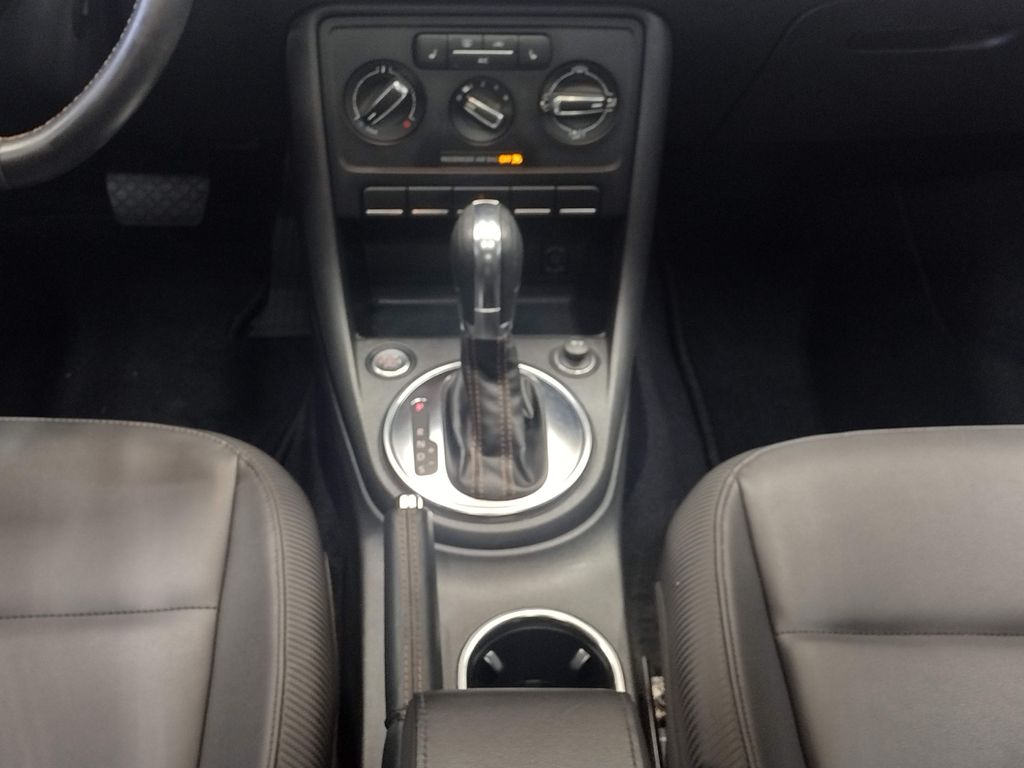 2013 Volkswagen Beetle 2.5L Fender Edition