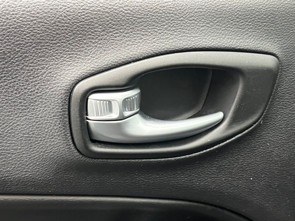 Thumbnail: 2018 Jeep Compass - 20